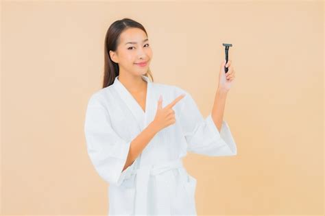 Asian pussy shaving. .  ...