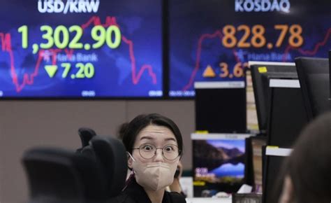 Asian stocks rise ahead of US job market update