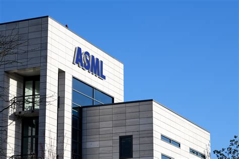 Asml - ASML reports €6.7 billion net sales and €1.9 billion net income in Q3 2023 July 19, 2023 ASML reports €6.9 billion net sales and €1.9 billion net income in Q2 2023 Home; News ; Learn. ASML at a glance History Products Technology Sustainability News Work at ASML. Job search Careers Organization