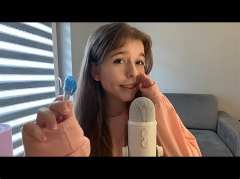Asmr follow my instructions.  This video includes slow movements, soft spea...