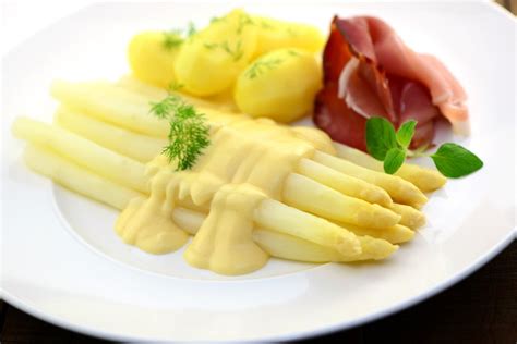 Asperges blanches à la sauce hollandaise thermomix