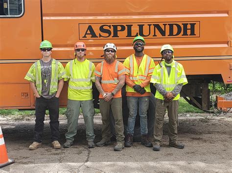 Asplundh tree expert co. Asplundh Tree Expert, LLC Announces Executive Changes June 18, 2021 The board of Asplundh Tree Expert, LLC, the nation's largest utility vegetation management company, has elected Steven G. Asplundh to the position. . . 