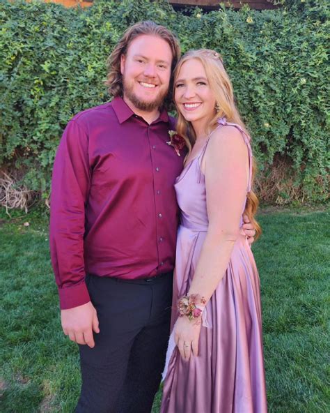 Sister Wives: Aspyn Brown Thompson Buys A New House. In December 2022, Aspyn and Mitch bought a new house. According to reports, the married couple paid $445,000 for the 2,272-square-foot property. It features three bedrooms and one and a half bathrooms. It also has a garage for two cars.. 