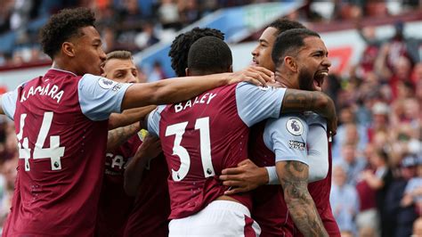 Aston Villa hammers West Ham 4-1 in Premier League to maintain 100% home record