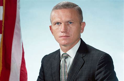 Astronaut Frank Borman dies at 95; Apollo 8 commander helped pave way for 1969 moon landing
