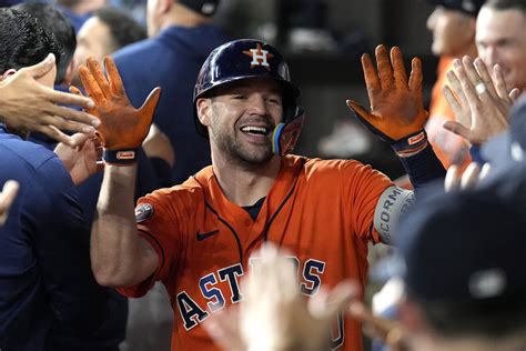 Astros pull even in ALCS with 10-3 win over Rangers in Game 4