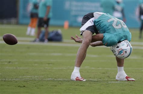 At 39, John Denney is a fixture as Dolphins’ long snapper