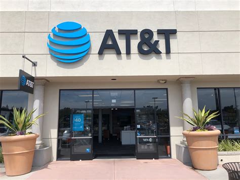 At and t store san diego reviews. Sep 21, 2021. First to Review. Great customer service from Jeselle who helped us set up our new iphone 12 mini. We placed the order online literally the night before (close to … 