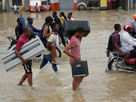 At least 15 people have been killed in floods set off by heavy rains in Cameroon’s capital
