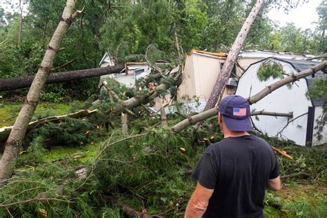 At least 5 killed in Michigan after series of tornadoes topple trees and power lines