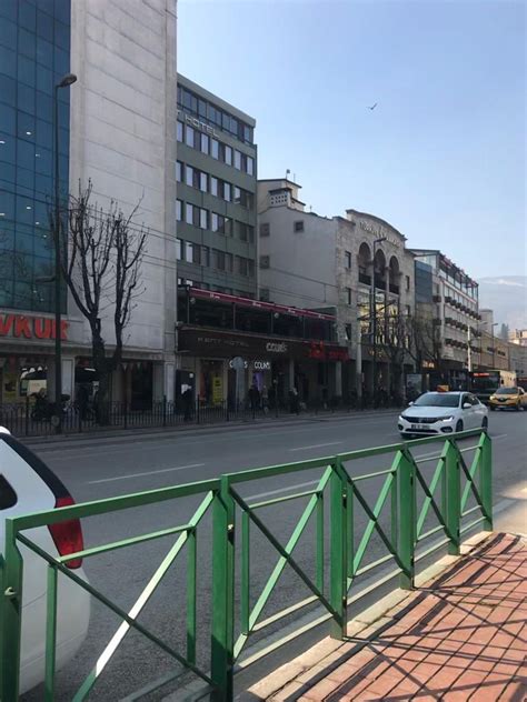 Atatürk caddesi iş bankası