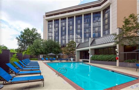 Atlanta pet friendly hotel. 2625 Circle 75 Pkwy, Atlanta, GA 30339. No Reviews. Website. Directions. Omni Hotel at the Battery Atlanta welcomes two pets up to 25 lbs for an additional fee of $100 per stay. Both dogs and cats are accepted, and pets may be left in the room unattended. There is a grassy area for pet relief on the property. 