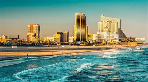Atlantic city new jersey craigslist. The states that border New York state are Pennsylvania, New Jersey, Vermont, Massachusetts and Connecticut. Two lakes, Canada and the Atlantic Ocean also border New York. Pennsylvania’s main border with New York is to the south of New York. 