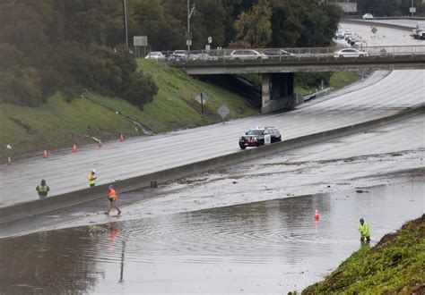 Atmospheric river storm brings headaches, traffic jams and wet weather, but Bay Area escapes severe damage