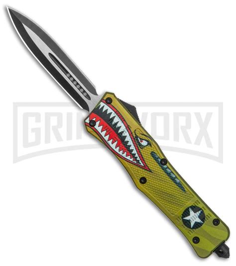 This Atomic OTF model has a gray handle and a two-tone tanto blade with a plain edge. ... Atomic Defender Large OTF Automatic Knife Gray - Two Tone Tanto. For Size Reference. Our Price: $34.99. Quantity. In Stock! …. 