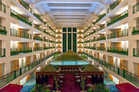 ... and Convention Center in the Dallas, TX area ... hotel rooms and suites ... Partial Atrium View sleeping rooms overlook the Hill Country and Riverwalk atrium areas.. 