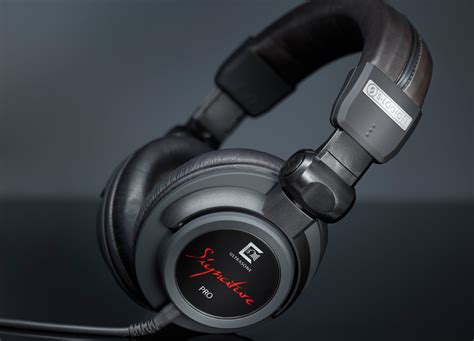 Audio46. Audio46 has offers a wide selection of the best over-ear headphones under $500. These headphones are meant for people who want to make a statement with their personal audio. They have been selected for their outstanding quality within the under $500 category. 