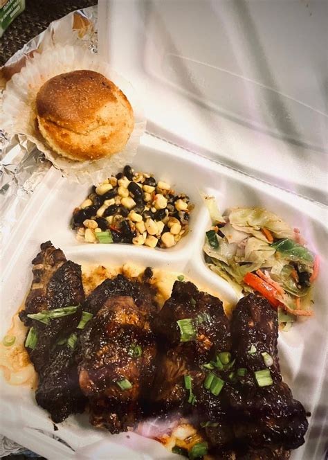 Get delivery or takeout from Auntie Vee'S Kitchen Hala