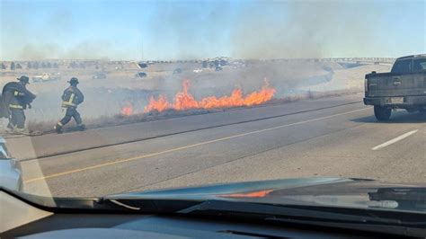 Aurora, Denver firefighters contain brush fires near I-70 and Peña Boulevard