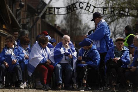 Auschwitz march held ahead of 80th Warsaw ghetto anniversary