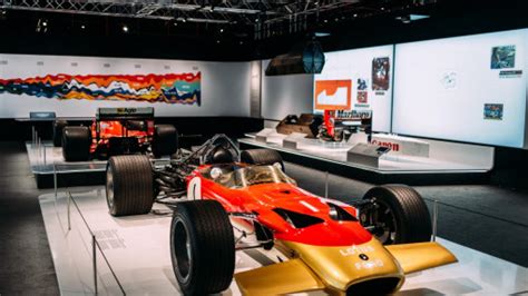 Ausstellung f1 autos3