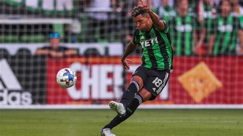 Austin FC signs center back Julio Cascante to new contract
