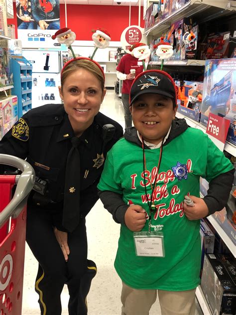 Austin kids 'shop with a cop' Tuesday