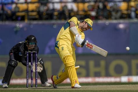 Australia holds nerve to beat New Zealand by 5 runs at Cricket World Cup