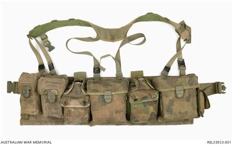 Australian army webbing belt.  Excellent used condition.  Our products ar...