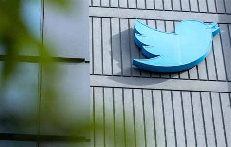 Australian online safety watchdog demands answers from Twitter on how it tackles online hate