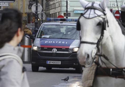 Austrian police warn of abstract threat to Syrian facilities