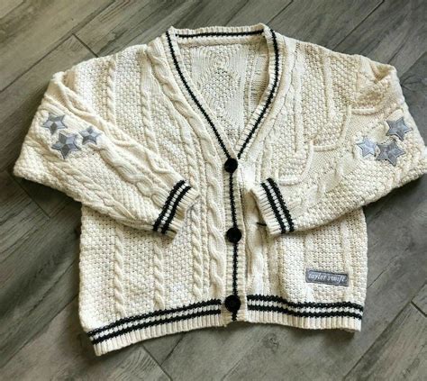 Authentic taylor swift cardigan. Things To Know About Authentic taylor swift cardigan. 