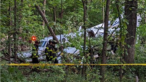 Authorities respond to plane crash in Elk Grove Village