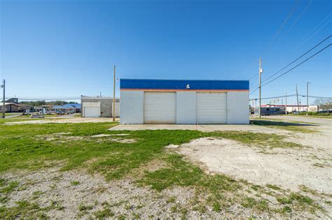 Auto Parts Store at 680 West Corbett Avenue - O