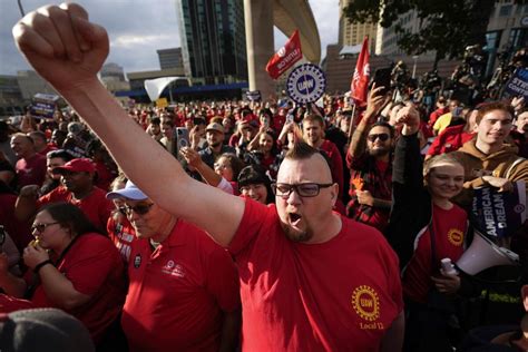 Auto workers’ union calls talks with Ford productive as strike continues