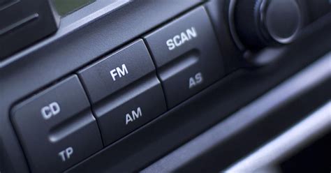 Automakers tell Congress: Don’t make us keep AM radio