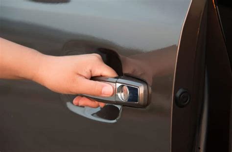 Automotive Locksmith Pop-A-Lock® Car Door Unlocking