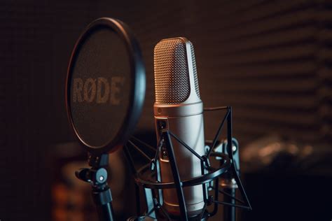 Autotune mic. What is pitch correction? Pitch correction effects such as Vocal Tuner are used to tune signals that are slightly out of key. Perhaps the most useful on vocal tracks, but can be used on anything. It can be used subtly to make … 