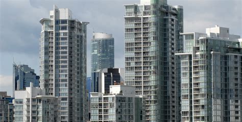 Average, median monthly Vancouver rent hits $2,915 for two