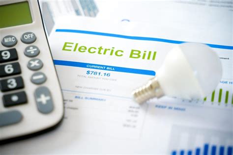 Average monthly electric bill with solar panels. On average, Myrtle Beach, SC residents spend about $168 per month on electricity. That adds up to $2,016 per year.. That’s 17% lower than the national average electric bill of $2,426.The average electric rates in Myrtle Beach, SC cost 13 ¢/kilowatt-hour (kWh), so that means that the average electricity customer in Myrtle Beach, SC is … 
