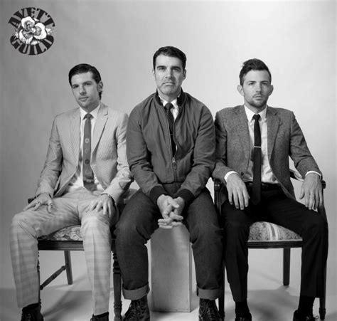 Avett guild. Jan 18, 2022 · Public on-sales for the new Avett Brothers 2022 tour dates will begin this Friday, January 21. Members of The Avett Guild fan club can purchase tickets via a pre-sale starting tomorrow (Wednesday ... 