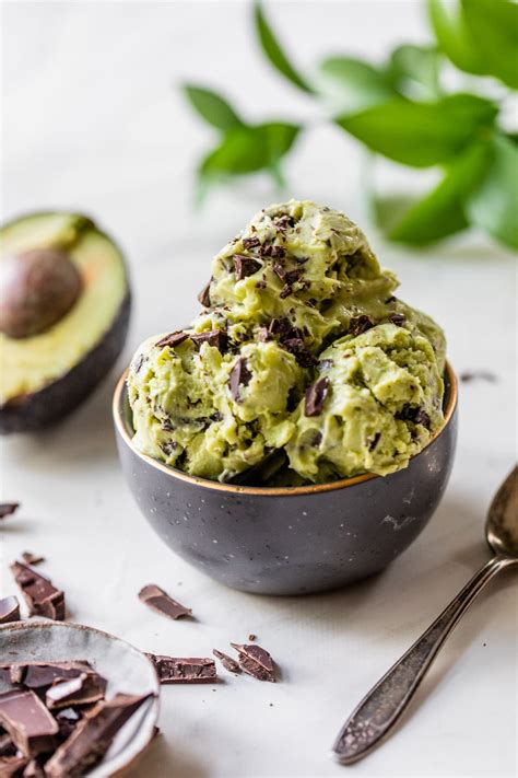 Avocado and ice cream. 1 day ago · 1. Halve avocados, remove seeds and flesh from peel, dice and mix with lime juice. Peel bananas, cut into small pieces and freeze together with the avocado cubes for at least 2 hours. 2. Remove everything from the freezer about 15 minutes before serving and allow to thaw slightly. Using a hand blender, quickly puree to a … 