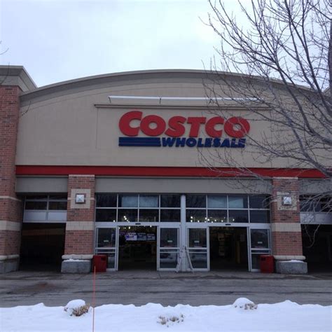 Costco in Avon, OH. Carries Regular, Premium. Has Membership P