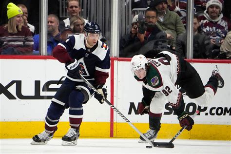 Avs dismantle Coyotes in one of their most complete efforts of the season