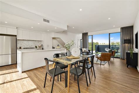 Award-winning townhouses in Greenway are perfect for large …