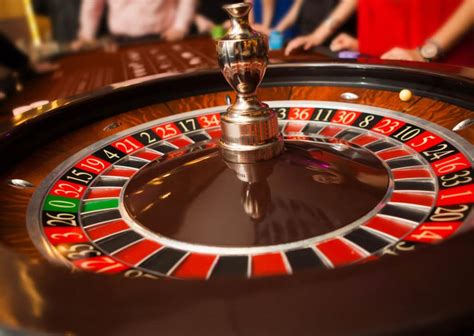 Axmaqları oynamaq üçün kart göyərtəsi  Azərbaycan kazinosunda onlayn rulet oynamaq mümkündür