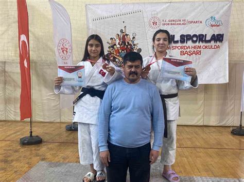 Aydın’ın başarılı kızları Türkiye finaline yükseldis