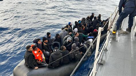 Ayvalık açıklarında 51 düzensiz göçmen kurtarıldı - Son Dakika Haberleri