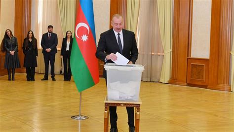 Azerbaycan''da halk bir kez daha Aliyev dedi