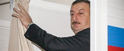 Azerbaycan yarın cumhurbaşkanını seçecek - Son Dakika Haberleri